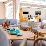 Magnifique Villa, Vue Mer, Piscine Chauffee, 8pers * Sainte-Maxime