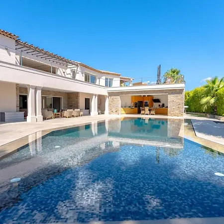 Villa Magnifique Villa, Vue Mer, Piscine Chauffee, 8pers Sainte-Maxime