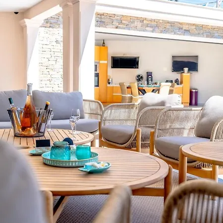 Magnifique Villa, Vue Mer, Piscine Chauffee, 8pers * Sainte-Maxime