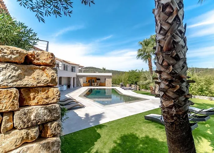 Magnifique Villa, Vue Mer, Piscine Chauffee, 8pers Sainte-Maxime