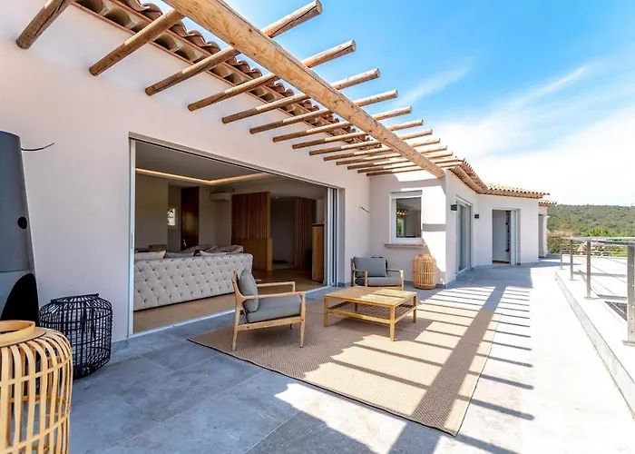 Magnifique Villa, Vue Mer, Piscine Chauffee, 8pers * Sainte-Maxime